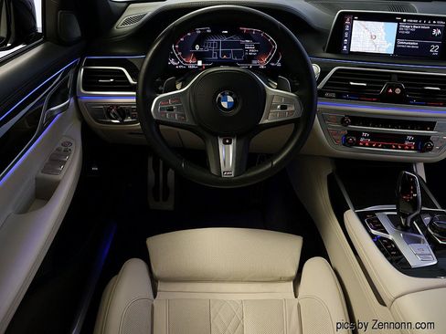 Used 2021 BMW 740i xDrive w/ M Sport Package AWD/4WD image 15