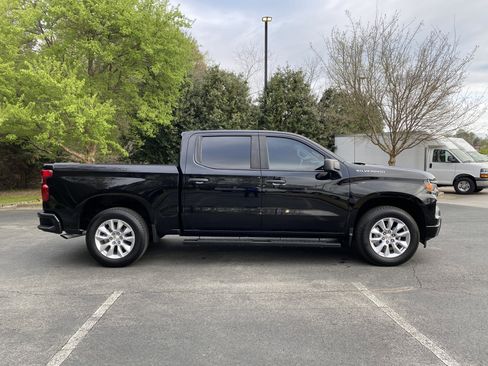 Used 2022 Chevrolet Silverado 1500 Custom image 10