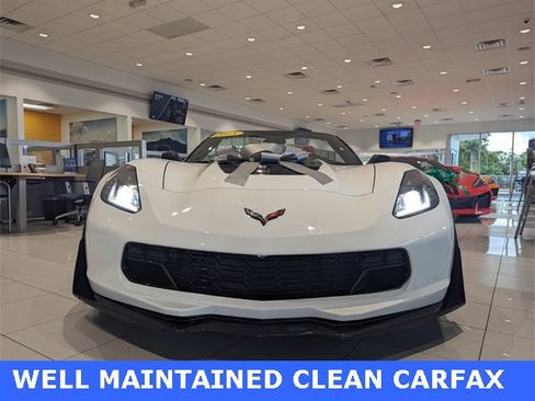 Used 2015 Chevrolet Corvette Z06 w/ 3LZ Preferred Equipment Group image 2