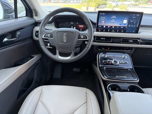 Certified 2022 Lincoln Nautilus FWD w/ Premium Package image 27