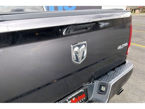 Used 2018 RAM 1500 Express w/ Express Value Package AWD/4WD image 30