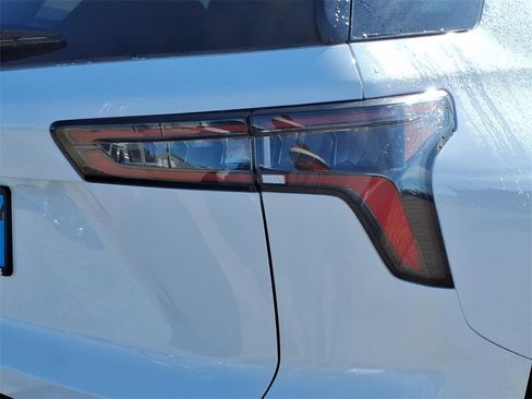 New 2026 Chevrolet Equinox LT image 9