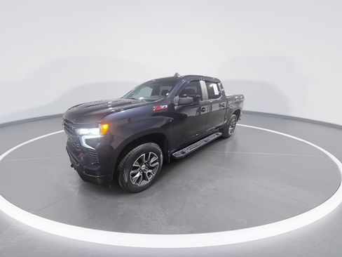 Used 2024 Chevrolet Silverado 1500 RST w/ Z71 Off-Road Package AWD/4WD image 4