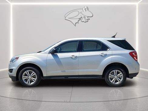Used 2017 Chevrolet Equinox LS FWD image 2