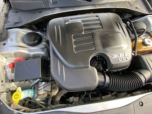 Used 2019 Dodge Charger SXT image 31