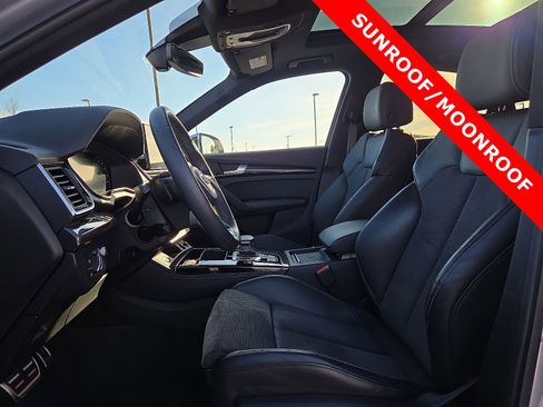 Used 2023 Audi SQ5 Prestige w/ Prestige Package image 16