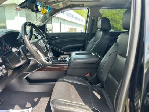 Used 2019 GMC Yukon XL SLT w/ Open Road Package AWD/4WD image 29
