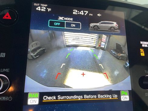 Used 2023 Subaru Ascent Premium w/ Convenience Package image 17