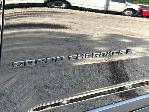 New 2024 Jeep Grand Cherokee Altitude image 18