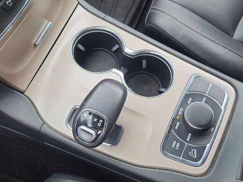 Used 2015 Jeep Grand Cherokee Limited AWD/4WD image 16