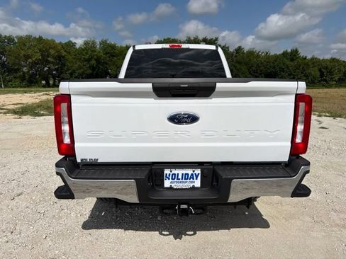 New 2026 Ford F250 XLT w/ FX4 Off-Road Package AWD/4WD image 10