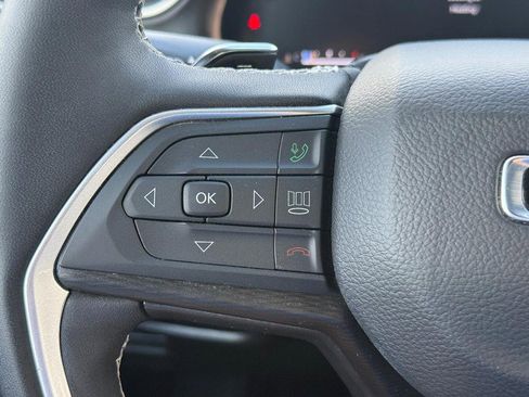 Used 2025 Jeep Grand Cherokee L Altitude image 20