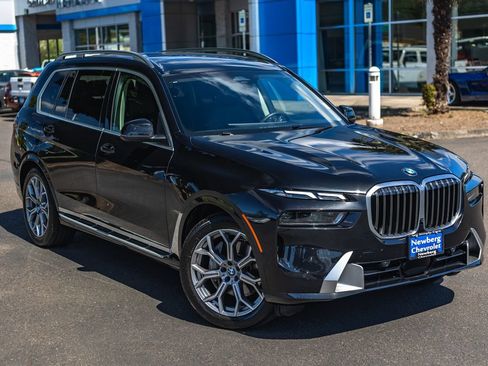 Used 2024 BMW X7 xDrive40i AWD/4WD image 2