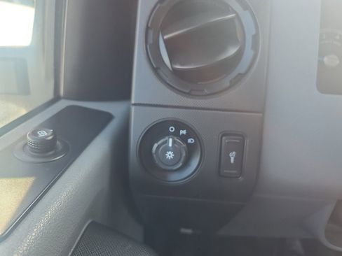 Used 2014 Ford F250 XL w/ Power Equipment Group image 13