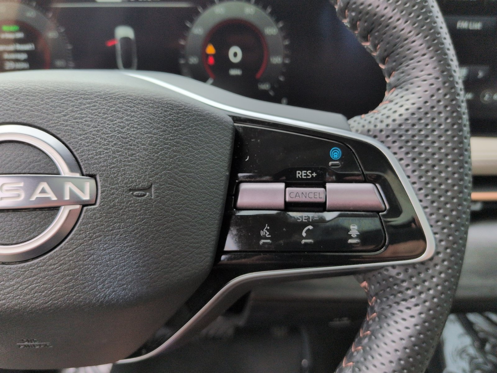 Used 2024 Nissan Ariya AWD image 20