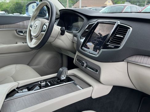 Used 2023 Volvo XC90 B6 Plus AWD/4WD image 15