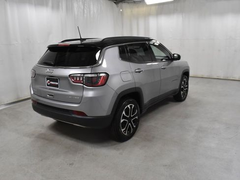 Used 2023 Jeep Compass Limited w/ Sun and Sound Group image 5