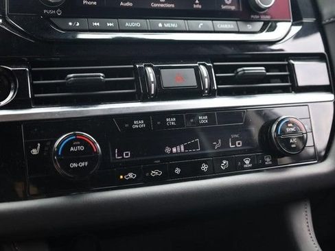 Certified 2025 Nissan Pathfinder SV FWD image 15