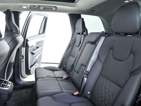 Certified 2025 Volvo XC90 B6 Plus image 22
