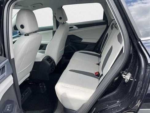 New 2025 Volkswagen Taos SE image 16