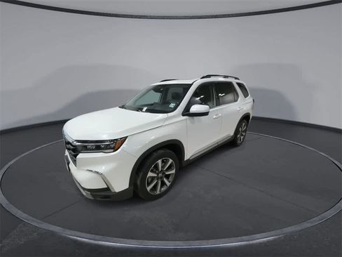Used 2024 Honda Pilot Elite image 4