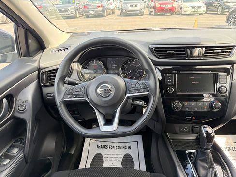 Used 2022 Nissan Rogue Sport S image 16