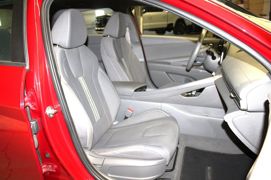 Used 2021 Hyundai Elantra SEL w/ Convenience Package FWD image 29