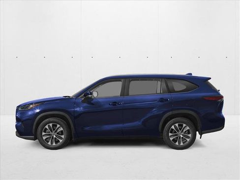 New 2026 Toyota Highlander XLE AWD/4WD image 3
