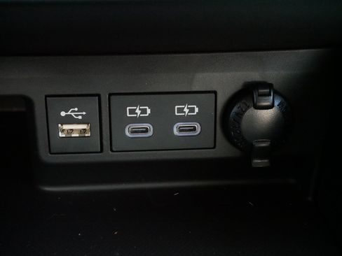 Certified 2026 Toyota Highlander XLE image 28