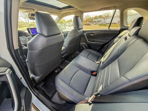 Used 2023 Toyota RAV4 XLE Premium image 23