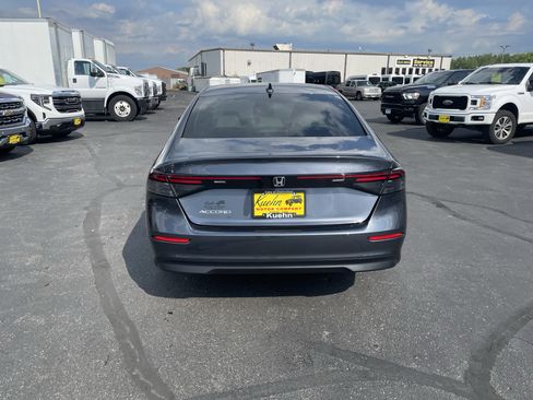 Used 2023 Honda Accord EX image 7