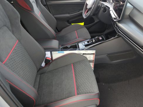 New 2026 Volkswagen Golf SE image 18