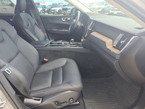 Used 2023 Volvo XC60 B5 Plus w/ Climate Package FWD image 23