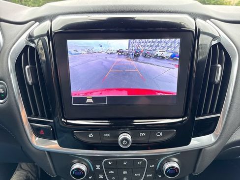 Used 2023 Chevrolet Traverse LT AWD/4WD image 19