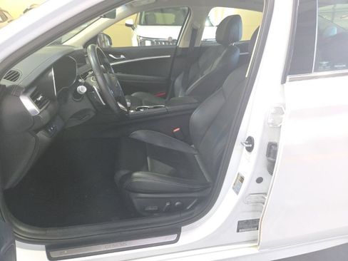 Used 2025 Genesis G70 2.5T RWD image 3