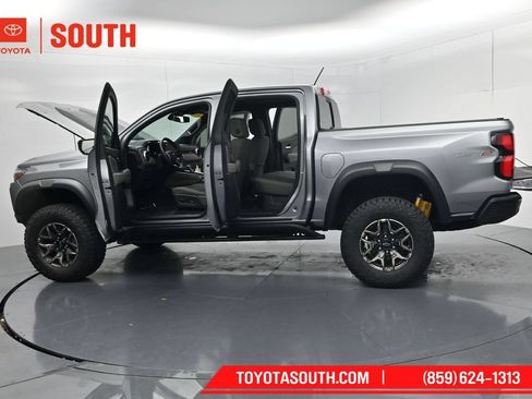Used 2024 Chevrolet Colorado ZR2 w/ Technology Package AWD/4WD image 72
