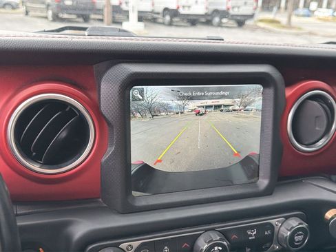 Used 2021 Jeep Gladiator Rubicon image 24