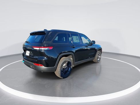 New 2024 Jeep Grand Cherokee Trailhawk w/ Advanced Protech Group II image 8