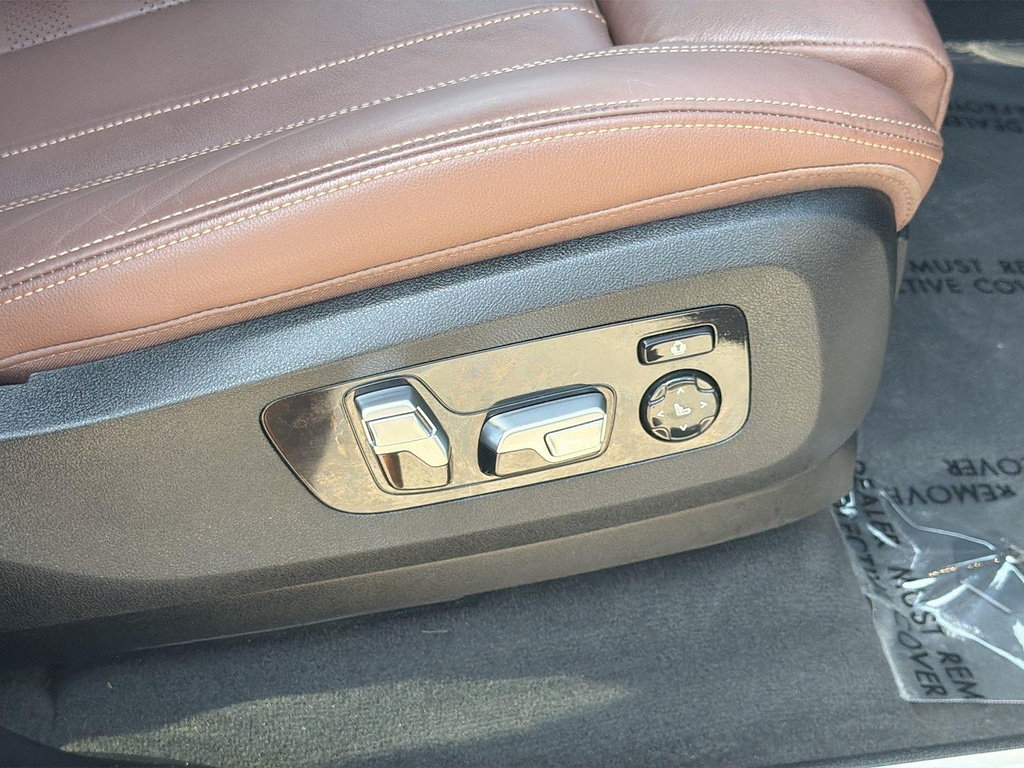 Used 2022 BMW X7 M50i AWD/4WD image 36