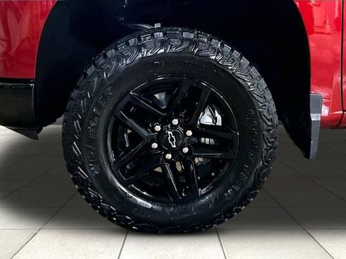 Used 2023 Chevrolet Silverado 1500 LT Trail Boss w/ LPO, Dark Essentials Package image 10