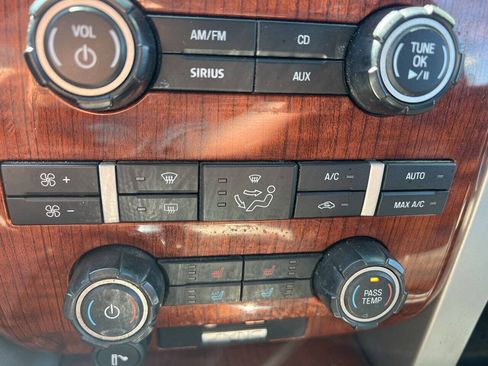 Used 2010 Ford F150 Lariat AWD/4WD image 26