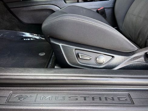 Used 2018 Ford Mustang GT image 34