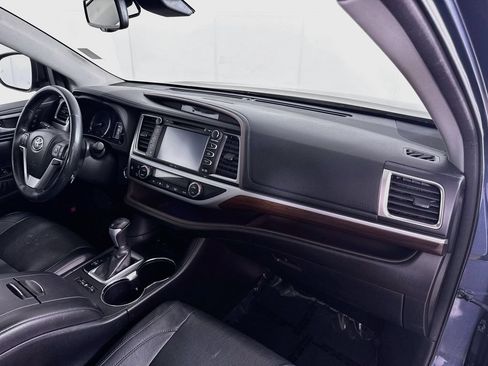 Used 2014 Toyota Highlander Limited Platinum FWD image 37