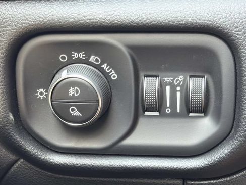 New 2026 RAM 2500 Laramie AWD/4WD image 27