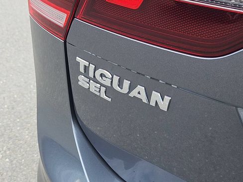 Used 2019 Volkswagen Tiguan SEL AWD/4WD image 11