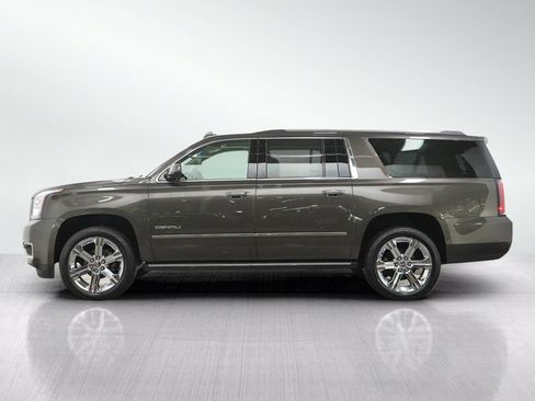 Used 2019 GMC Yukon XL Denali w/ Denali Ultimate Package AWD/4WD image 2