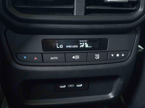 Used 2025 Honda Pilot EX-L image 42
