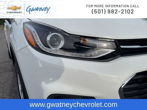 Used 2022 Chevrolet Trax LT w/ LT Convenience Package AWD/4WD image 13