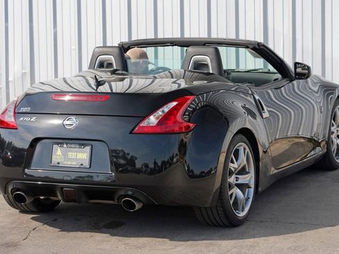 Used 2010 Nissan 370Z Touring w/ Sport Pkg image 42