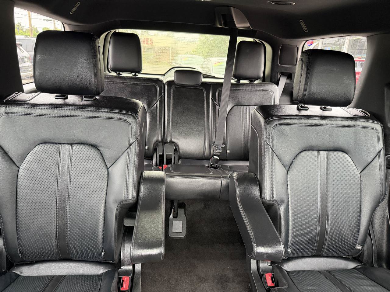 Used 2018 Ford Expedition Limited w/ Equipment Group 301A AWD/4WD image 23